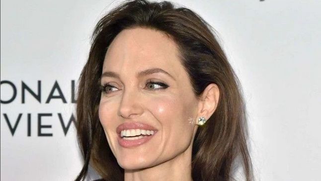 Kerap Dituding sebagai Sosok Jahat, Angelina Jolie Disebut Muak dengan Pendukung Brad Pitt
