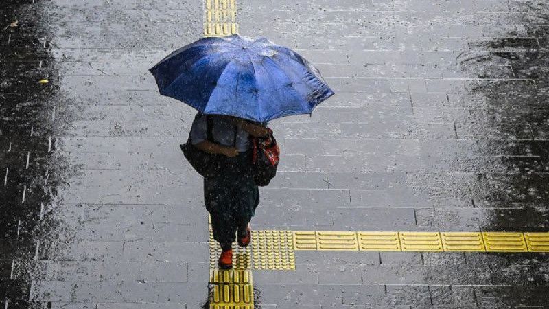 Siaga Payung, Jakarta hingga Ambon Diprediksi Hujan Lebat Hari Ini