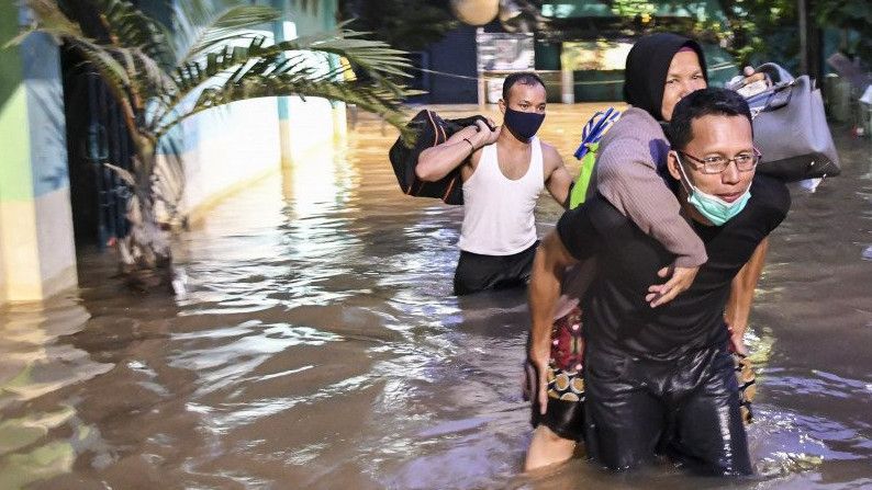Sedia Payung dan Jas Hujan, Jakarta Diprediksi Hujan Seharian