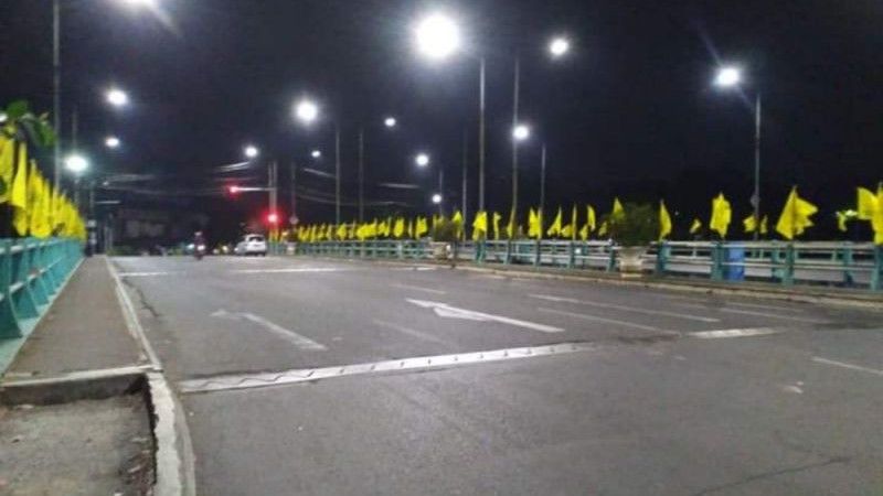 Pasang Banyak Bendera Golkar di Jalanan Surabaya, Arif Fathoni: Jangan Disobek!