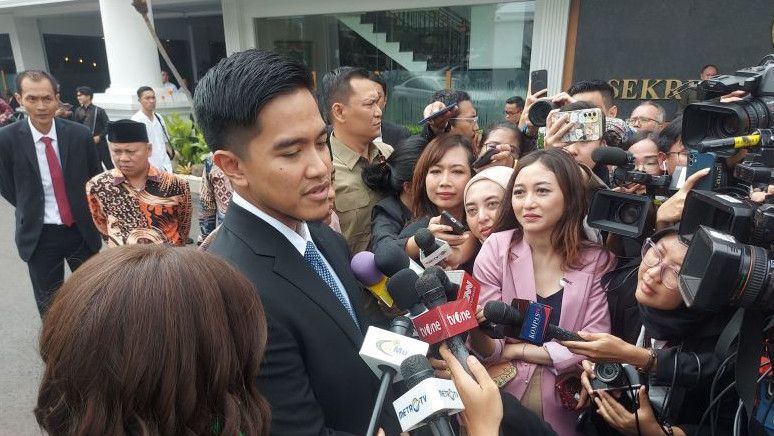 Kaesang Hadiri Pelantikan Tiga Kader PSI Sebagai Menteri dan Wamen: Kerja Lebih Keras Lagi