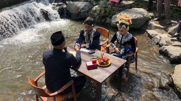 Angkat Wedding Destination, Nikah Massal Digelar di Kebun Salak di Kaki Gunung Merapi