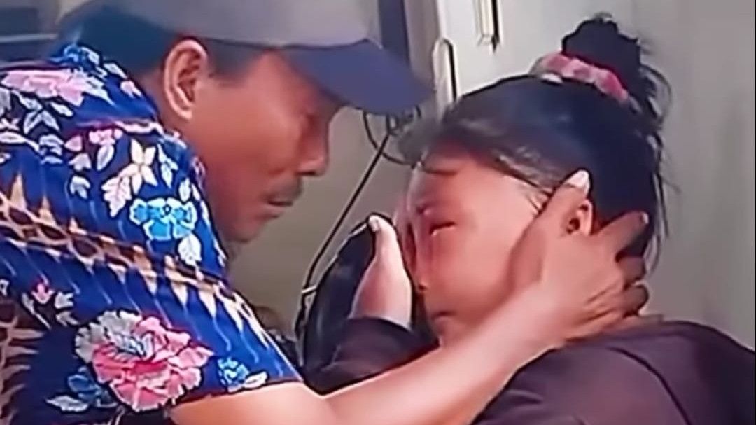 Viral Bapak di Sulut Cium Anaknya yang Habis Digebuk Suaminya, Pelaku Kini Diringkus