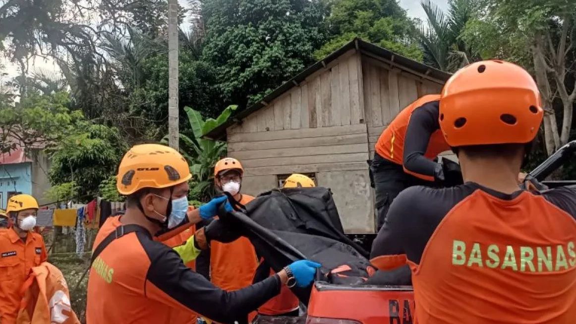 BPBD: 25 Orang Meninggal dan 4 Orang Hilang Akibat Banjir di Pesisir Selatan Sumatera Barat