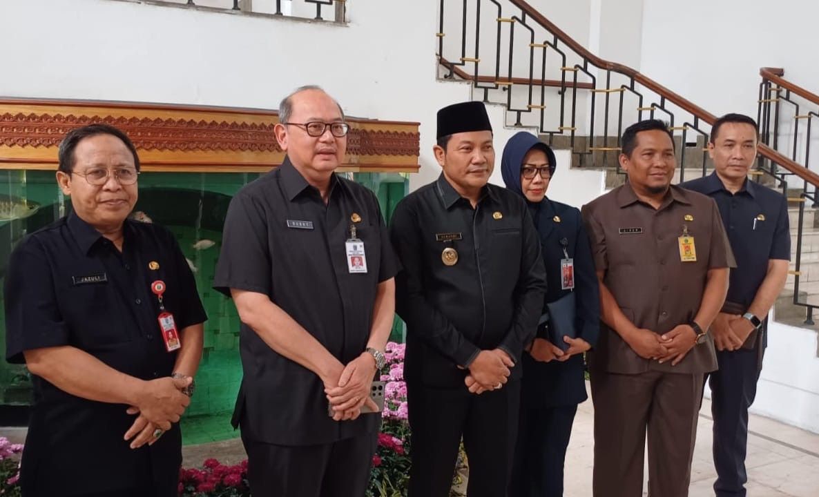 Subandi Resmi Dilantik Jadi Plt Bupati Sidoarjo Gantikan Gus Muhdlor Usai Ditahan KPK