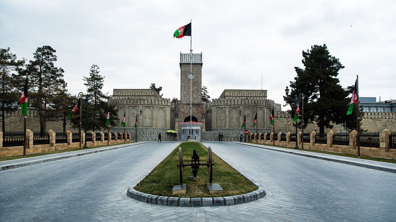 Salat Idul Adha di Istana Presiden Afghanistan Diteror Serangan Roket