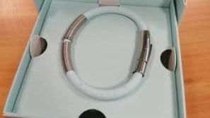 Denda Rp171 Juta, Wanita Ini Jual Gelang 'Anti COVID-19' di Malaysia