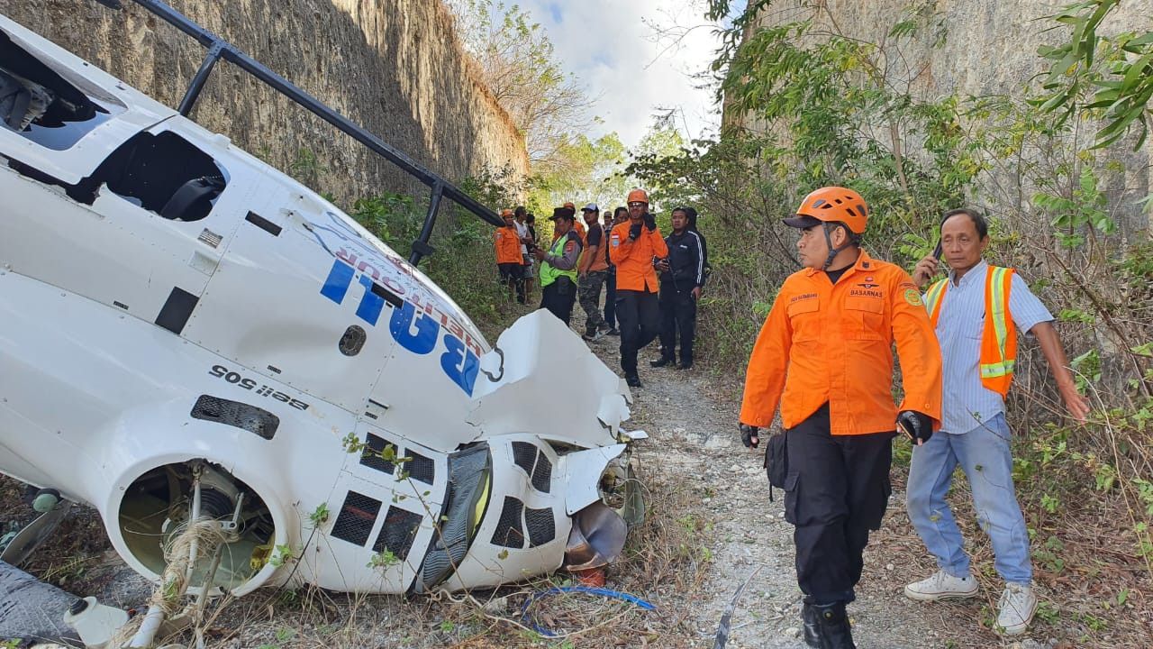 Helikopter Jatuh di Bali: Berwal Hendak Tur Wisata, Crash Landing Usai 4 Menit Mengudara