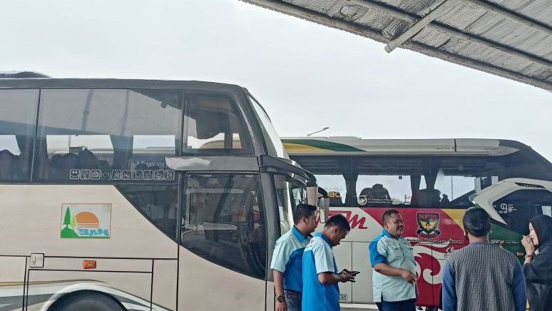 Sepuluh Ribu Warga Akan Mudik Lebaran Idul Fitri Melalui Terminal Pulo Gebang Jakarta Timur