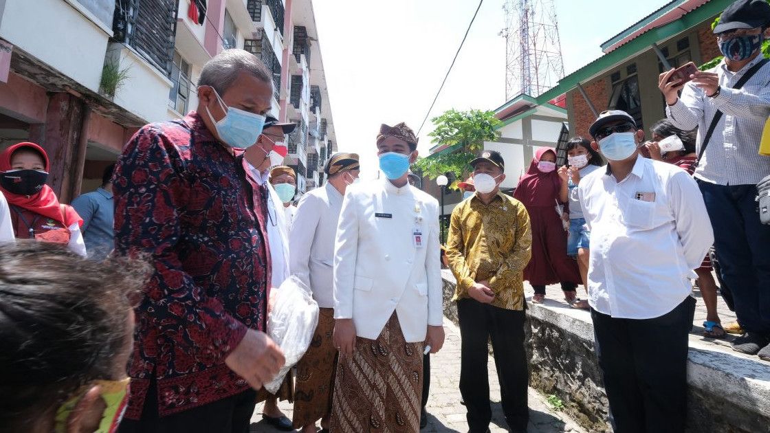 Gibran Robohkan Rusunawa Era Jokowi, Menko PMK Muhadjir Effendy: Memang Sudah Tidak Layak