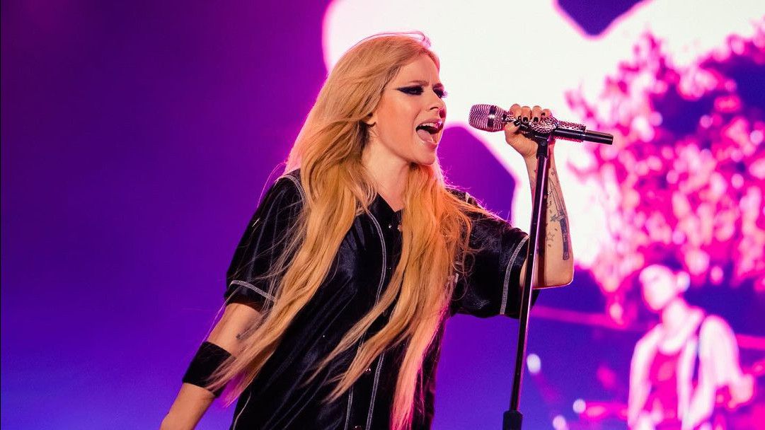 Penggemar Nggak Sabar War Tiket, Benarkah Avril Lavigne Bakal Konser di Jakarta?