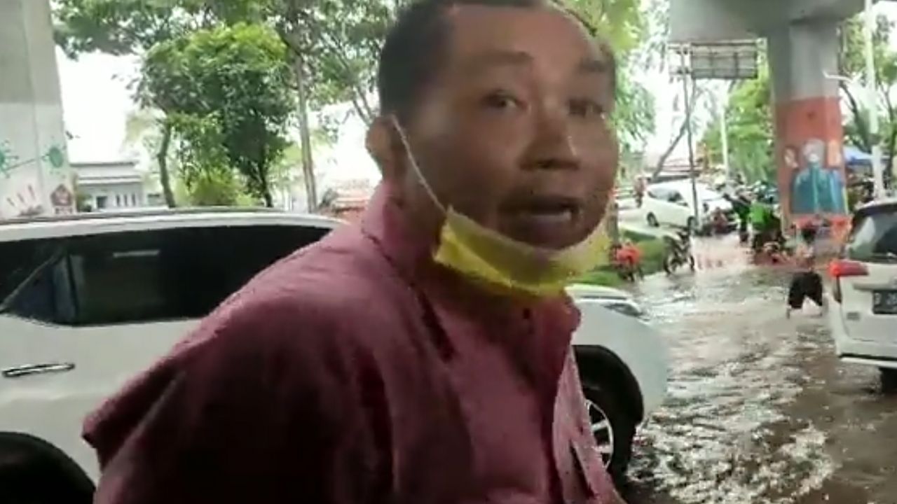 Aksi Arif Poyouno Laporkan Banjir Jakarta: Saya Cari Sumur Resapan Anies, Bukannya Meresap Tapi Meluap Mas