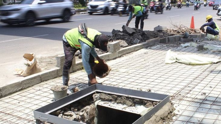 DPRD DKI Minta Heru dan Pemprov Perbaiki Trotoar Cakung yang Rusak Sejak 10 tahun Silam