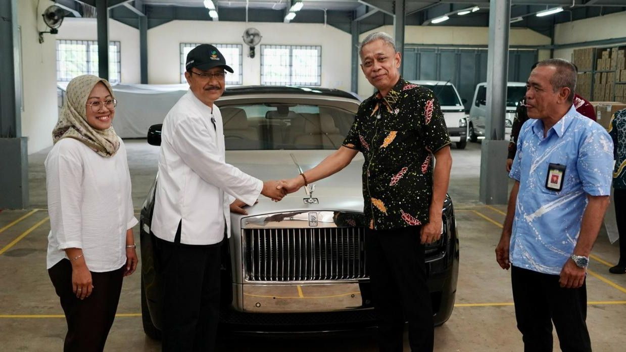 Gus Ipul: Hasil Lelang Rolls-Royce Dimanfaatkan Untuk Keluarga Miskin