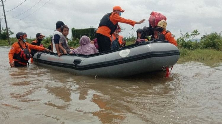 Ratusan Rumah di Makassar Terendam Banjir, 27 Balita Dievakuasi