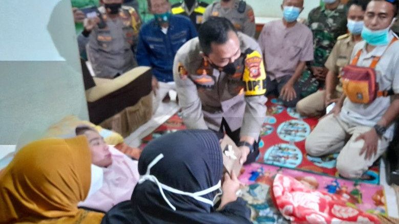 Gembiranya Guru Susan yang Disebut Lumpuh Setelah Divaksin Dapat Bantuan dari Jokowi