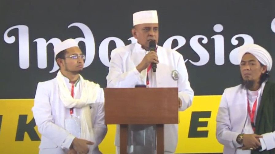 Sindir Jokowi, Ketua GNPF Ulama: Meski Rambut Hitam tapi Peci Kita Putih