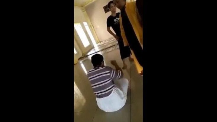 Respons Video Viral di Masjid Bekasi, Kemenag: Salat Pakai Masker Tetap Sah