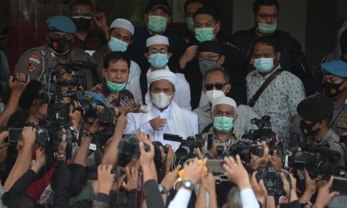Copot Atribut FPI, Polres Jakarta Pusat Pastikan Konpers FPI Juga Dilarang