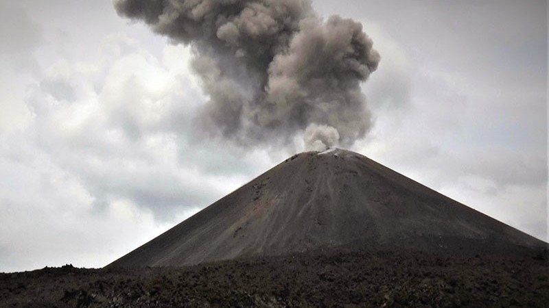 Cek Fakta: 'Sempat Membuat Panik', Beredar Video Detik-Detik Erupsi Gunung Anak Krakatau