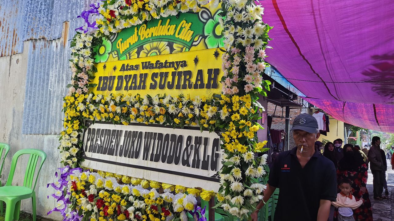 Sederet Tokoh Kirimkan Karangan Bunga untuk Istri Wiji Thukul Sipon, dari Jokowi hingga Anies Baswedan