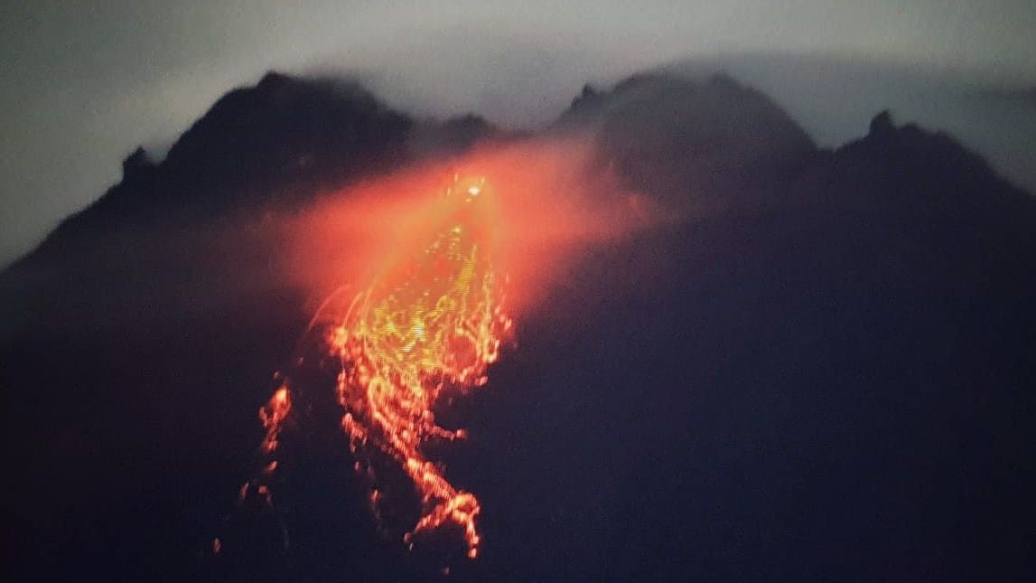 Aktivitas Vulkanik Meningkat, Gunung Merapi Masuki Fase Erupsi