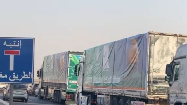 Kronologi Truk Saling Beradu di Tol Japek, Ditinggal Sopir Cuci Muka Mobil Hancur