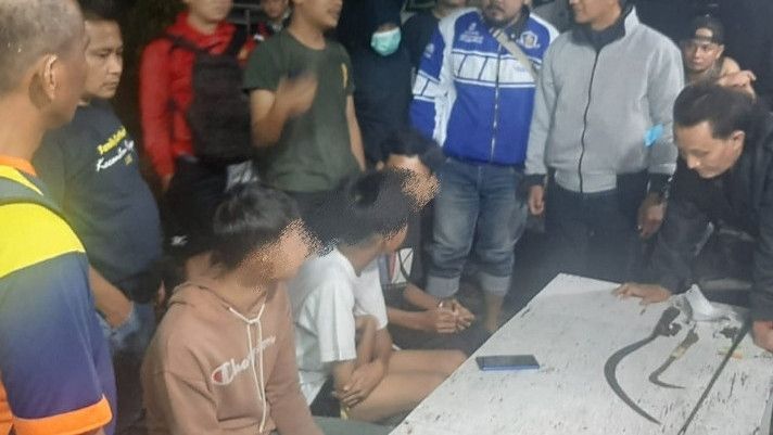 Bawa Stik Golf hingga Celurit, Remaja Tangerang yang Hendak Tawuran Ditangkap Polisi