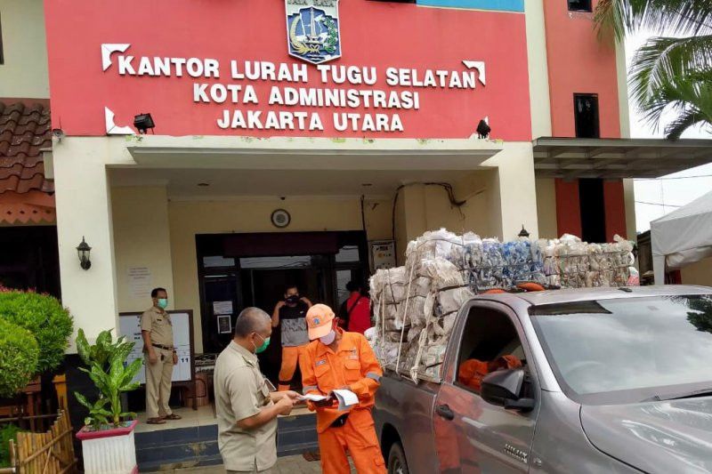 Ribuan Satgas Sampah Disiagakan 24 Jam Hadapi Cuaca Ekstrem Jakarta
