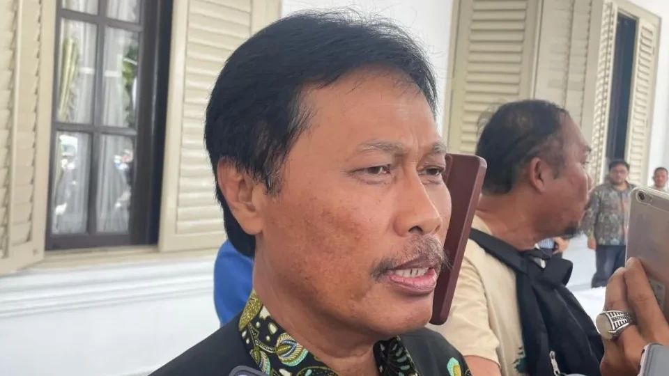 Pemkot Cirebon Resmi Berlakukan Jam Malam bagi Pelajar, TNI-Polisi Turun ke Jalan