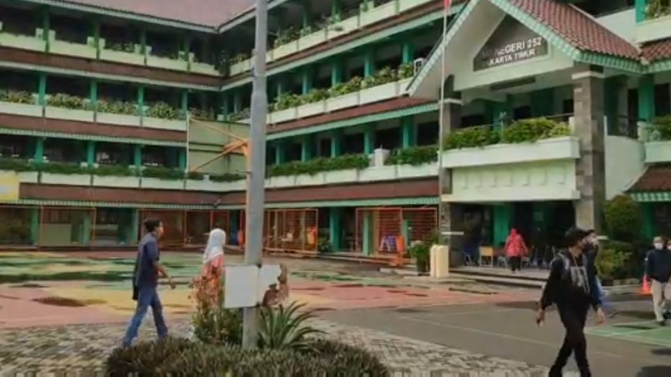 Banyak Siswa Kena COVID-19, Tujuh Sekolah di Jakarta Hentikan PTM