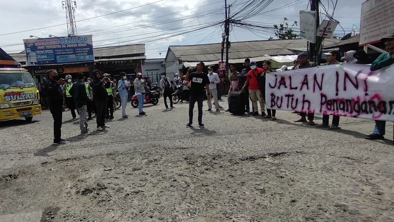 Aksi Warga Demo Jalan Juanda dan Garuda Rusak, Desak Pemkot dan AP2 Tuntaskan Persoalan