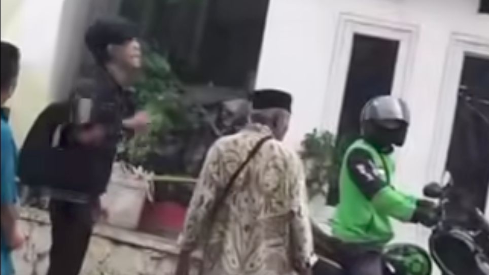 Pemuda di Bandung Mau Bakar Masjid dan Tusuk Warga Setempat