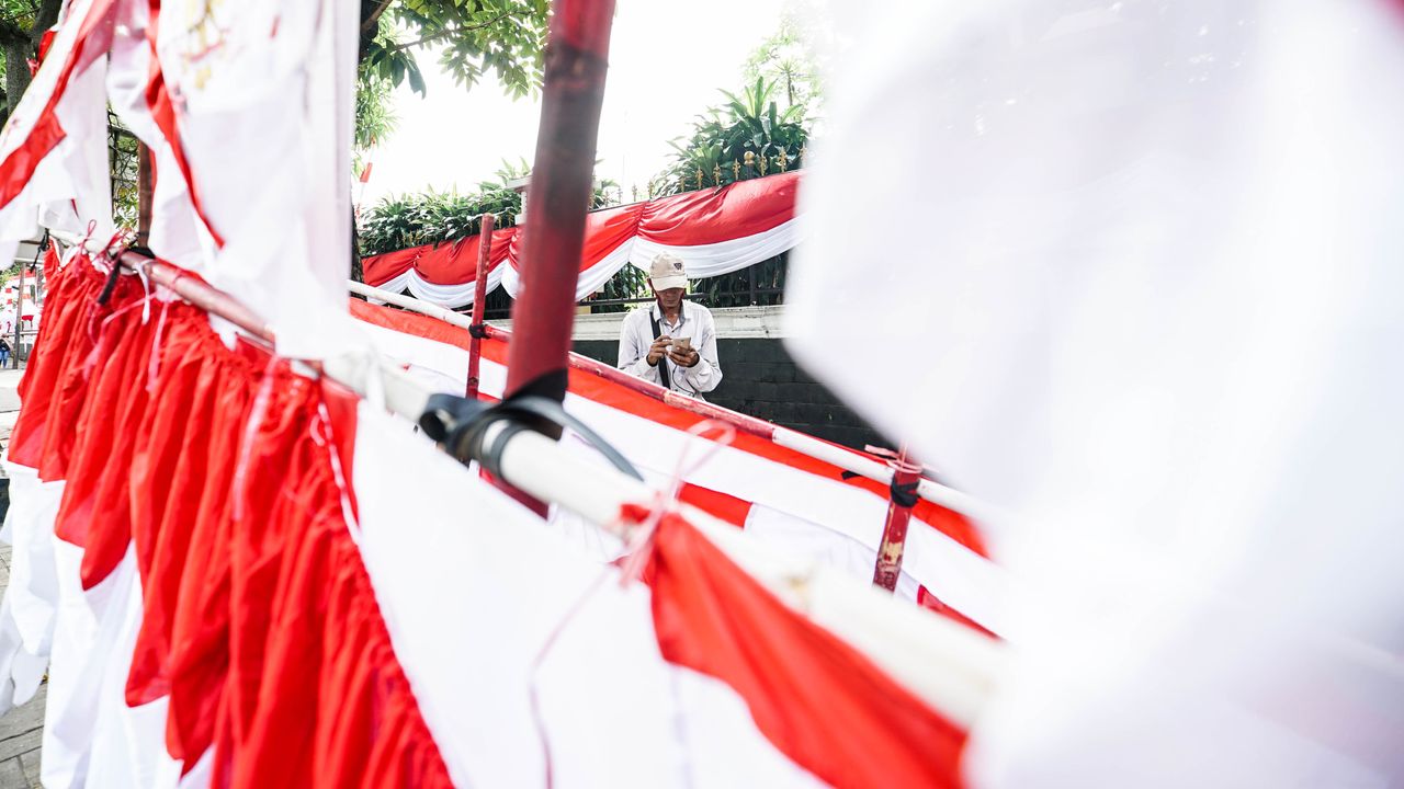 Jika Kibarkan Bendera Terbalik Paskibraka Bakal Ditembak, Benarkah?