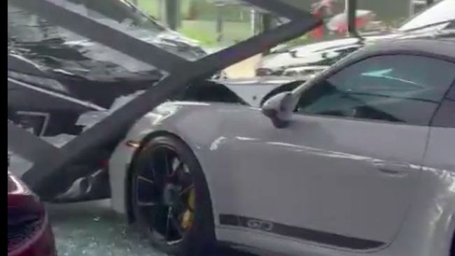 Sopir Xpander yang Tabrak Mobil Porsche dalam Showroom di PIK Ternyata Mabuk