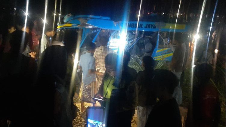 Kronologi Kecelakaan KAI vs Minibus di Lumajang yang Sebabkan 11 Orang Meninggal Dunia