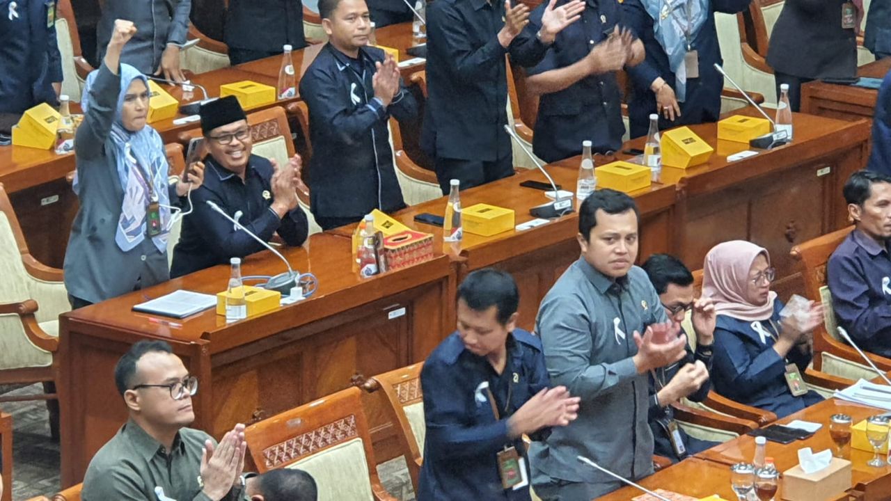 Lewat Telepon, Prabowo Pastikan Perbaiki Penghasilan Hakim: Tapi Sabar Sebentar