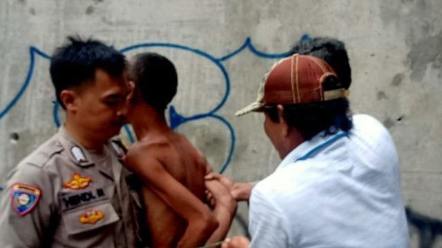 ODGJ Bugil yang Suka Ganggu Warga Cikakak Diamankan Polisi di Sukabumi