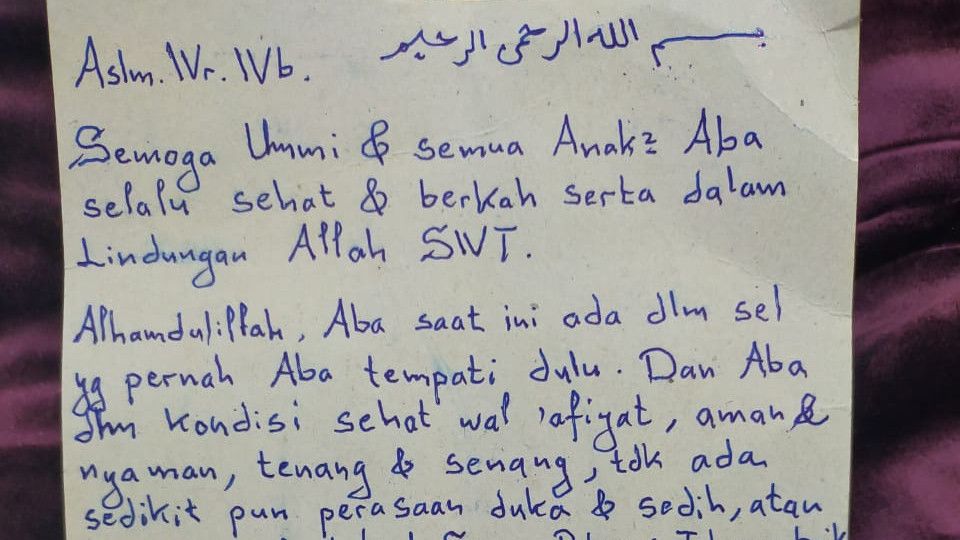 Penampakan Surat Rizieq Shihab dari dalam Penjara, Ditulis dengan Tinta Biru