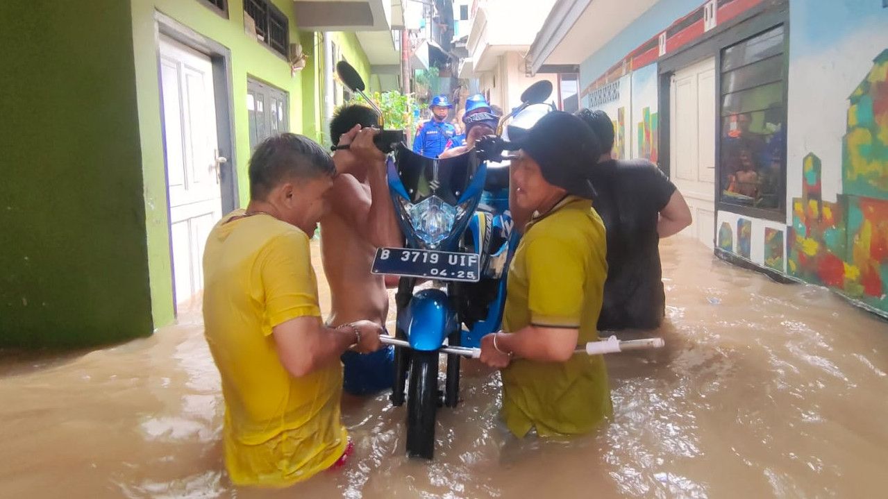 53 RT di Jakarta Terendam Banjir Pagi Ini, Ketinggian Air Hingga 3 Meter