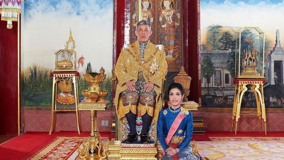 Raja Thailand Rujuk dengan Selirnya yang Cantik