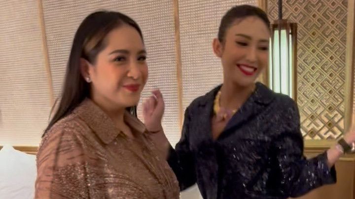 Raffi Ahmad Diisukan Selingkuh, Nagita Slavina Malah Pamer Kedekatan dengan Ayu Dewi, Senyuman Regi Datau Bikin Gagal Fokus