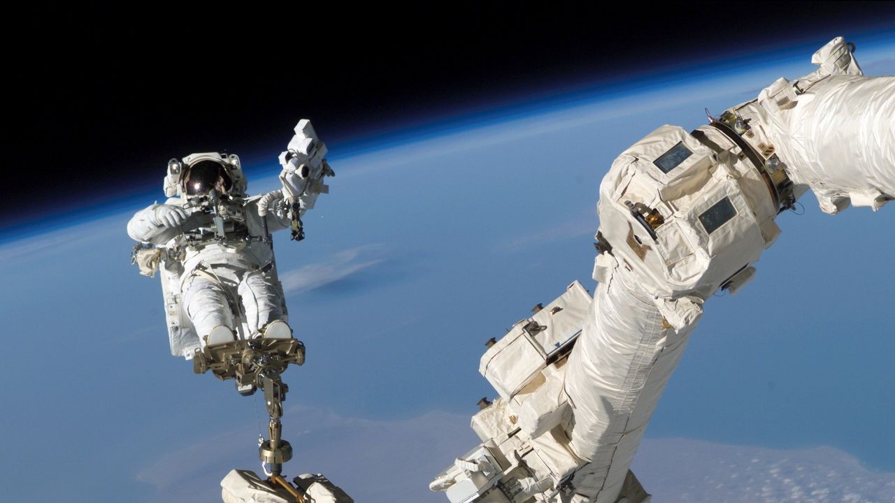 Beredar Video Astronot Australia Lompat dari Pesawat Ruang Angkasa, Simak Penjelasannya