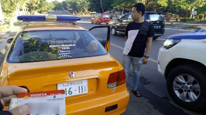 Anggap Sulsel Seperti Korea, Sopir Ini Akhirnya Ditilang dan Mobilnya Ditahan