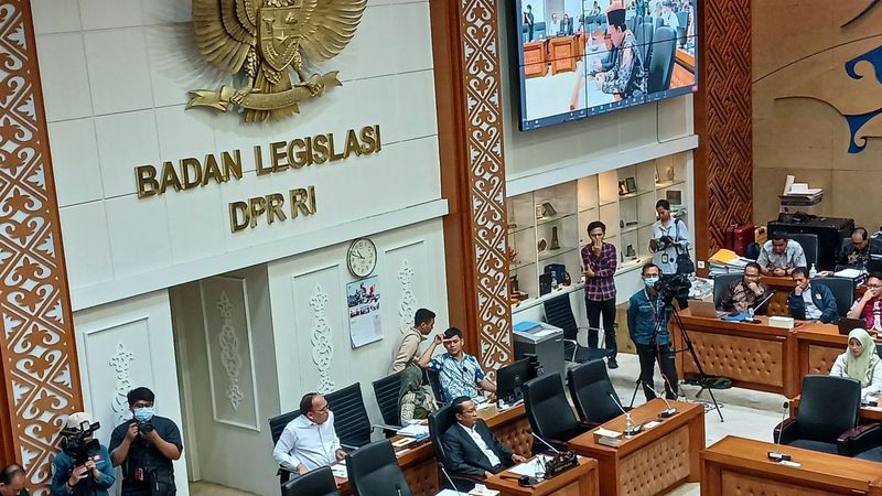 Baleg DPR Gelar Rapat Pleno, Mulai Bahas Soal Revisi UU Kementerian ...