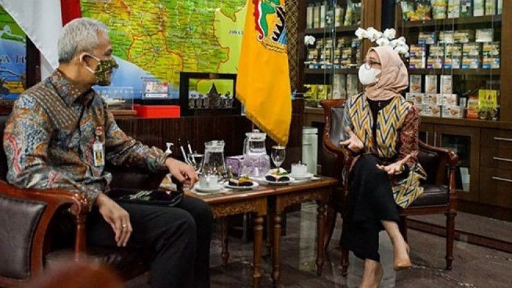 Temui Utusan Jokowi, Ganjar Pamer Masker Buatan Penyandang Disabilitas