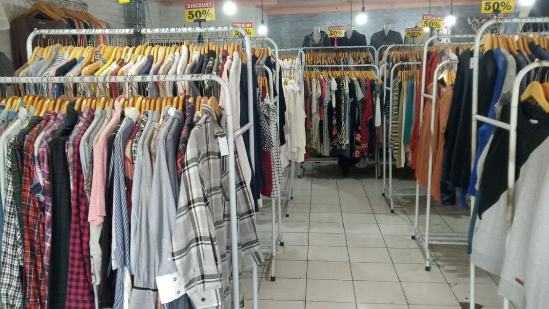 200 Bal Baju Thrifting di Gudang Gedebage Disita Polda Jawa Barat