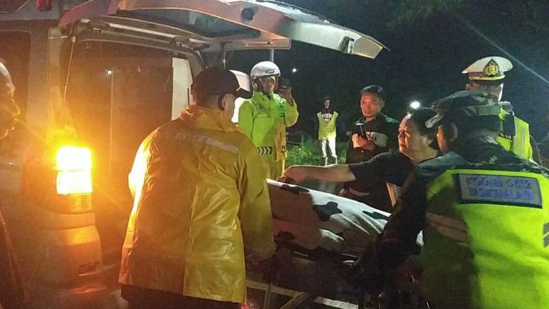Polisi Bantu Evakuasi Pemudik yang Meninggal di Jalur Gentong, Ini Kronologinya