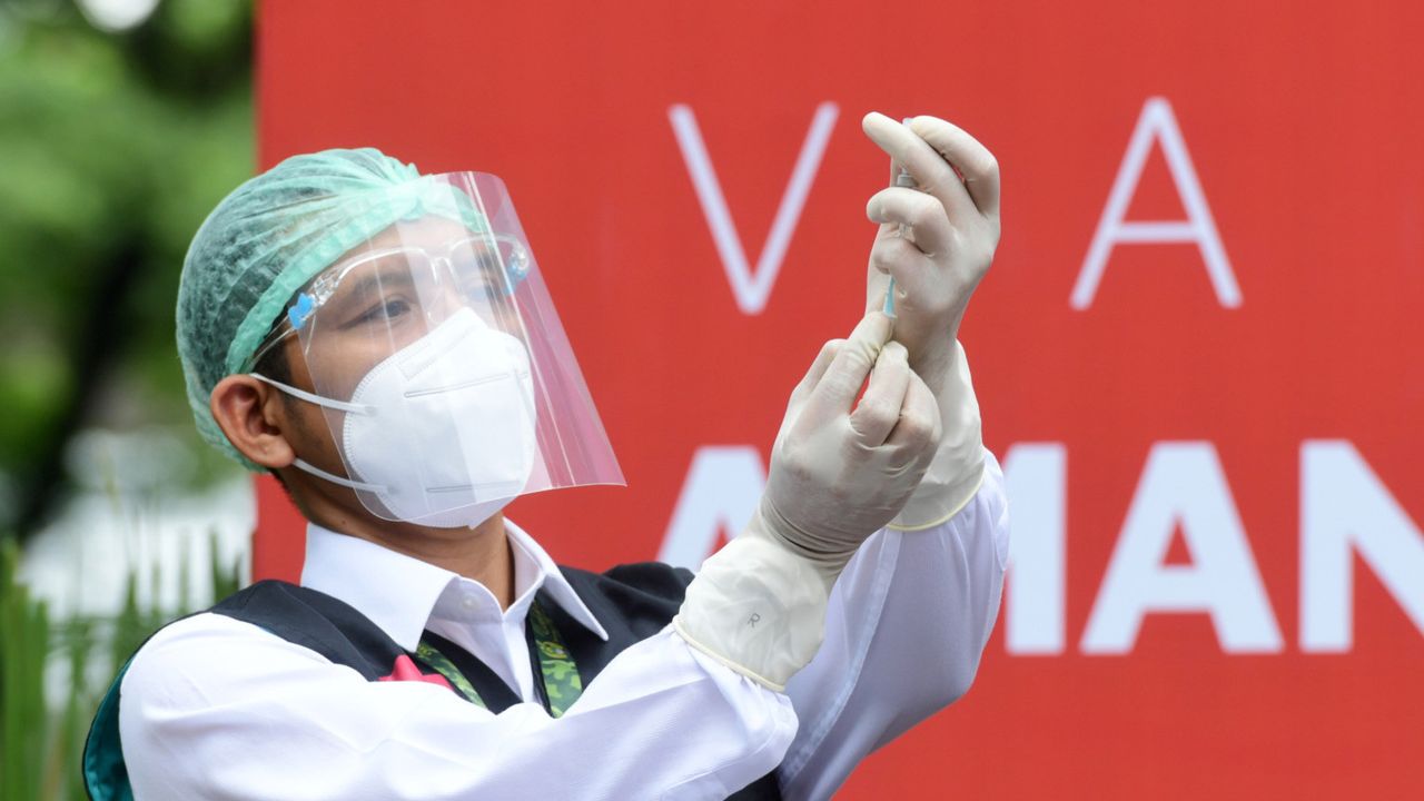 Penelitian di China Ungkap Antibodi Vaksin Sinovac Hanya Bertahan 6 Bulan, Vaksinolog: Masih Bisa Lindungi Kok...