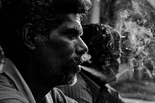 Merokok Sembarangan di Aceh, Ancaman Masuk Penjara dan Kena Denda Menanti!